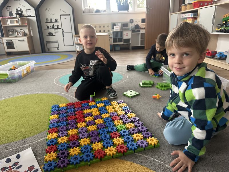 Kreatywna matematyka z klockami Korbo w grupie 4-latki